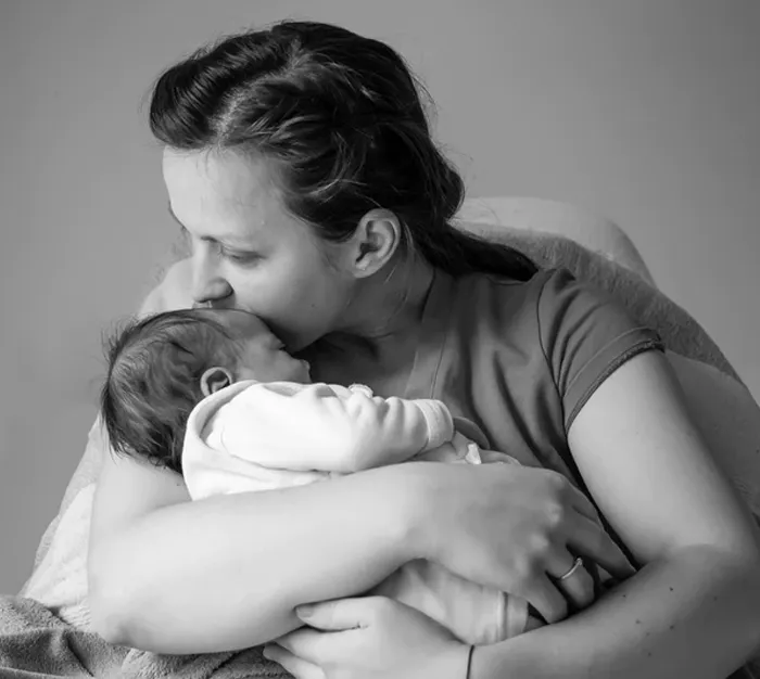 20 Padres estadounidenses comparten experiencias de permisos parentales que muestran lo absurdo del sistema