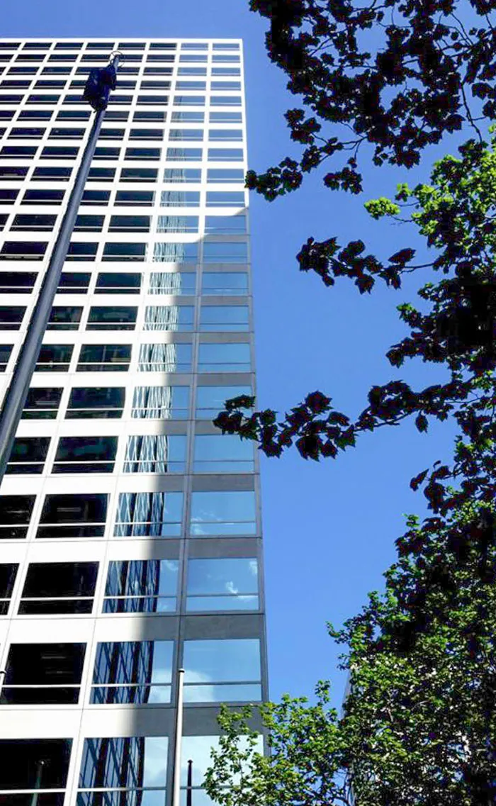 Parece que parte del edificio son sólo ventanas