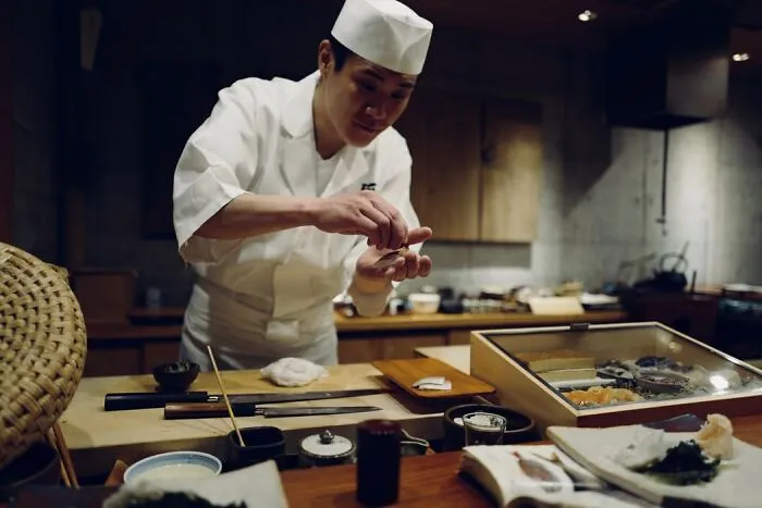 30 Chefs Reveal Restaurant "Red Flags" That Indicate You Should Eat Somewhere Else