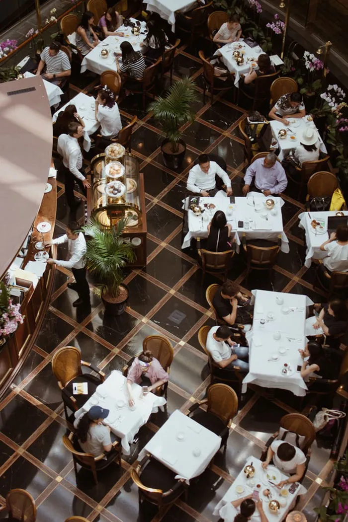 30 Chefs Reveal Restaurant "Red Flags" That Indicate You Should Eat Somewhere Else