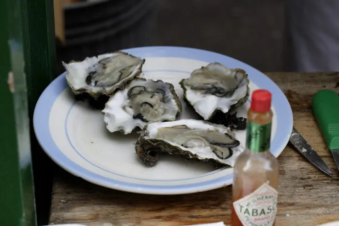 30 Chefs Reveal Restaurant "Red Flags" That Indicate You Should Eat Somewhere Else