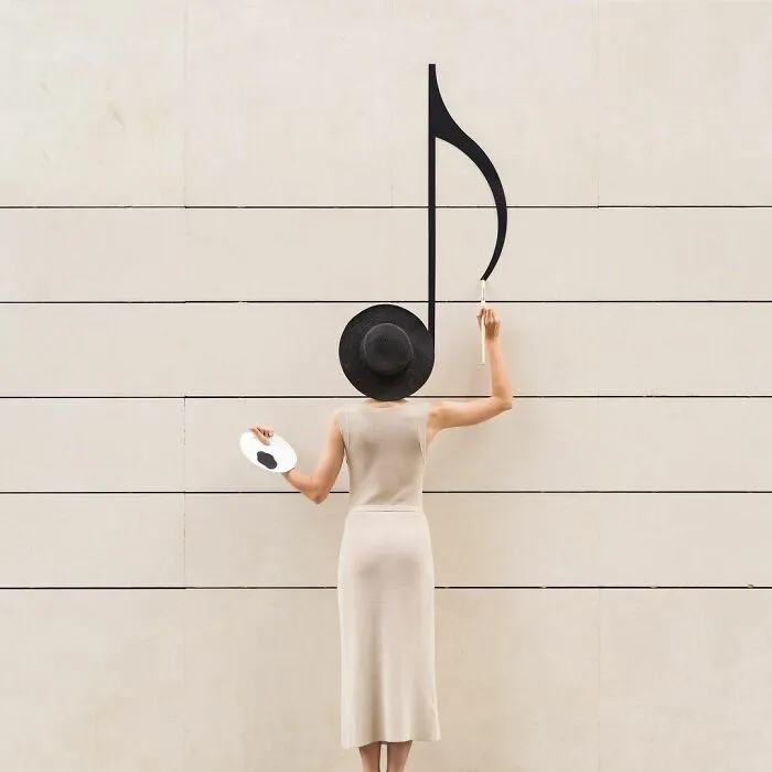 30 Shots Combining Perfectly Executed Poses And Interactions With Architecture By A Photography Duo Couple