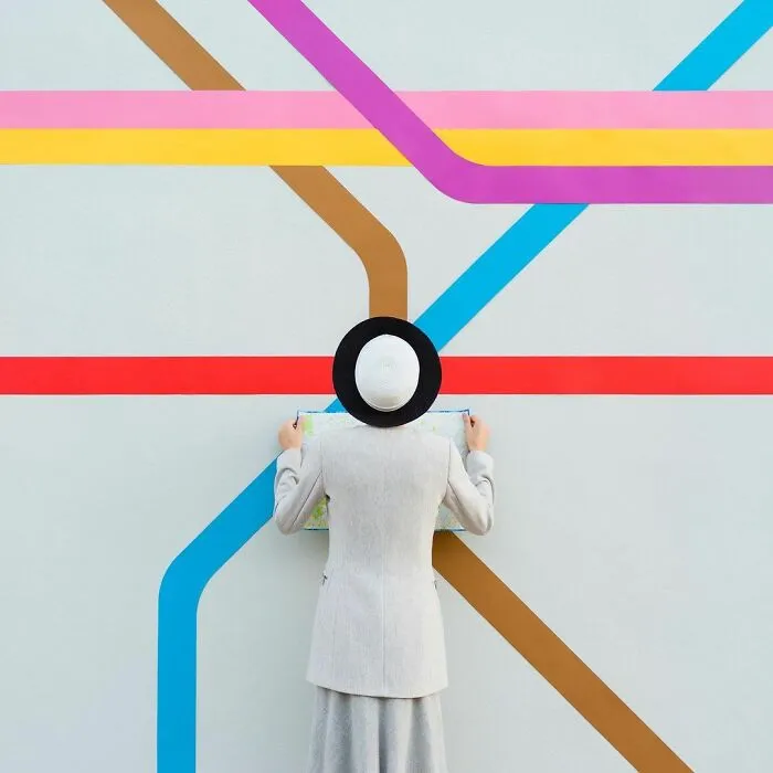 30 Shots Combining Perfectly Executed Poses And Interactions With Architecture By A Photography Duo Couple