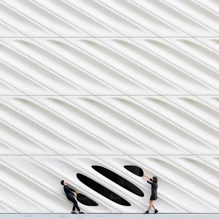 30 Shots Combining Perfectly Executed Poses And Interactions With Architecture By A Photography Duo Couple