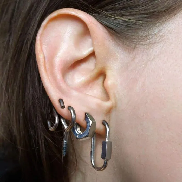 30 Style Accessories Made From The Most Random Stuff You Can Find In Your Home By This Canadian Artist