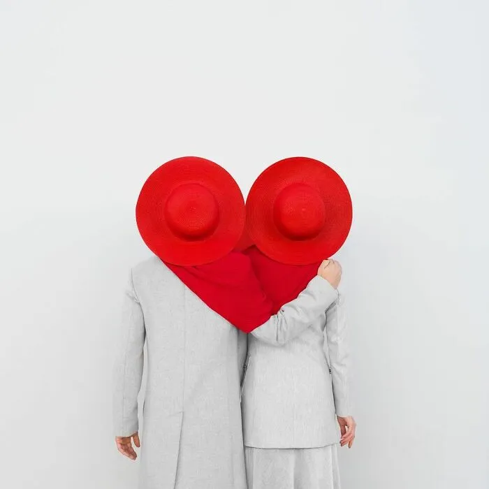 30 Shots Combining Perfectly Executed Poses And Interactions With Architecture By A Photography Duo Couple