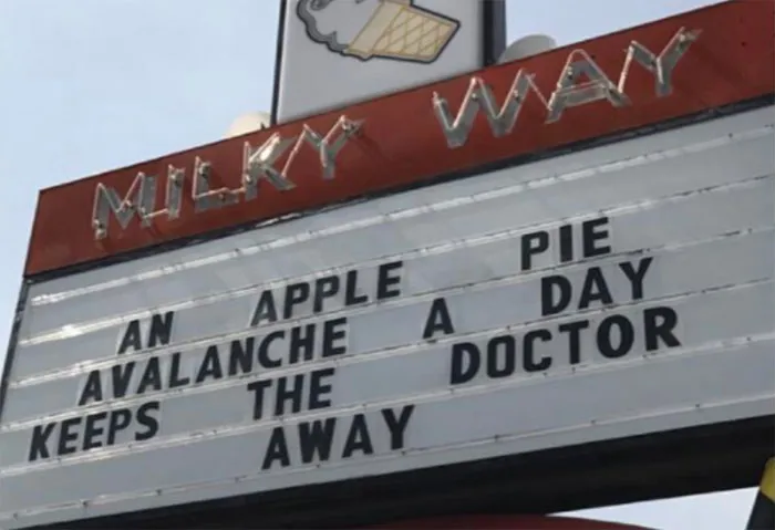 This Ice Cream Shop Is Winning The Funny Sign Game (21 Pics)