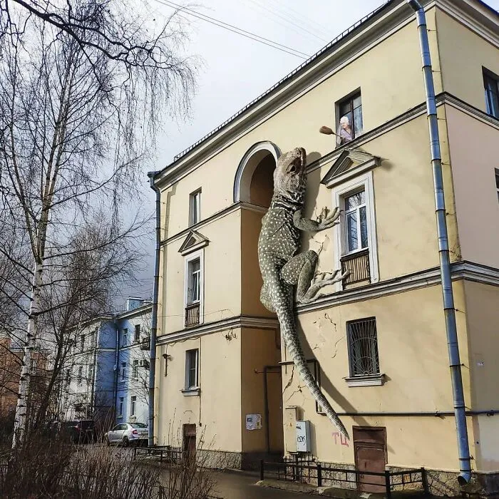 30 Unexpected Photo Manipulations Of Russian Streets Filled With Gigantic Animals By Vadim Solovyev (New Pics)