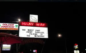 This Ice Cream Shop Is Winning The Funny Sign Game (21 Pics)