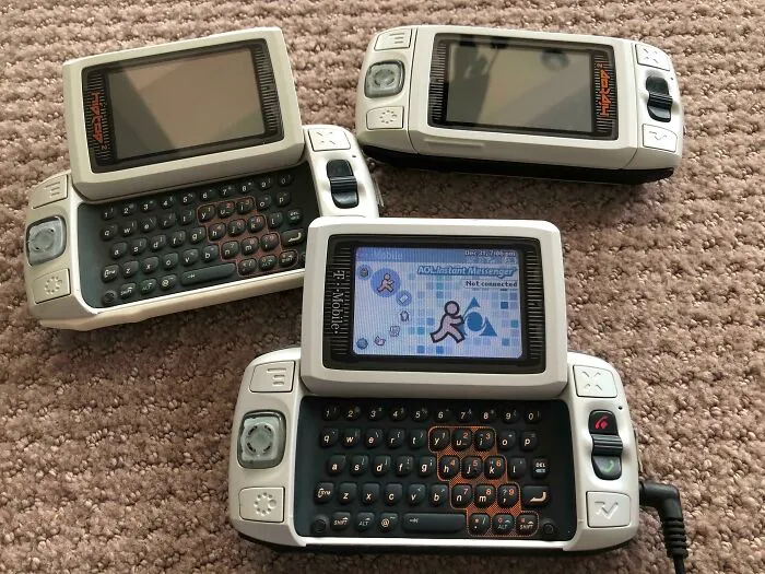 Can I Interest You In A Sidekick II With Aol Messenger?