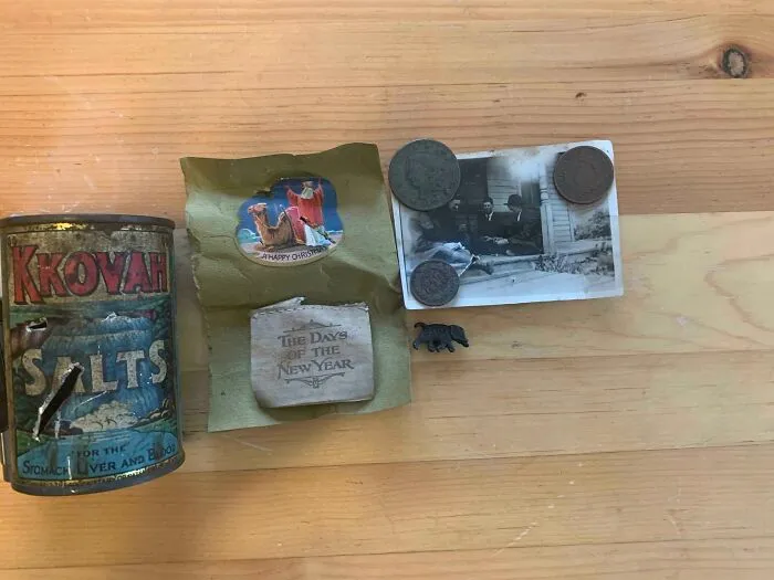 He encontrado una cápsula del tiempo de más de 100 años en el primer intento