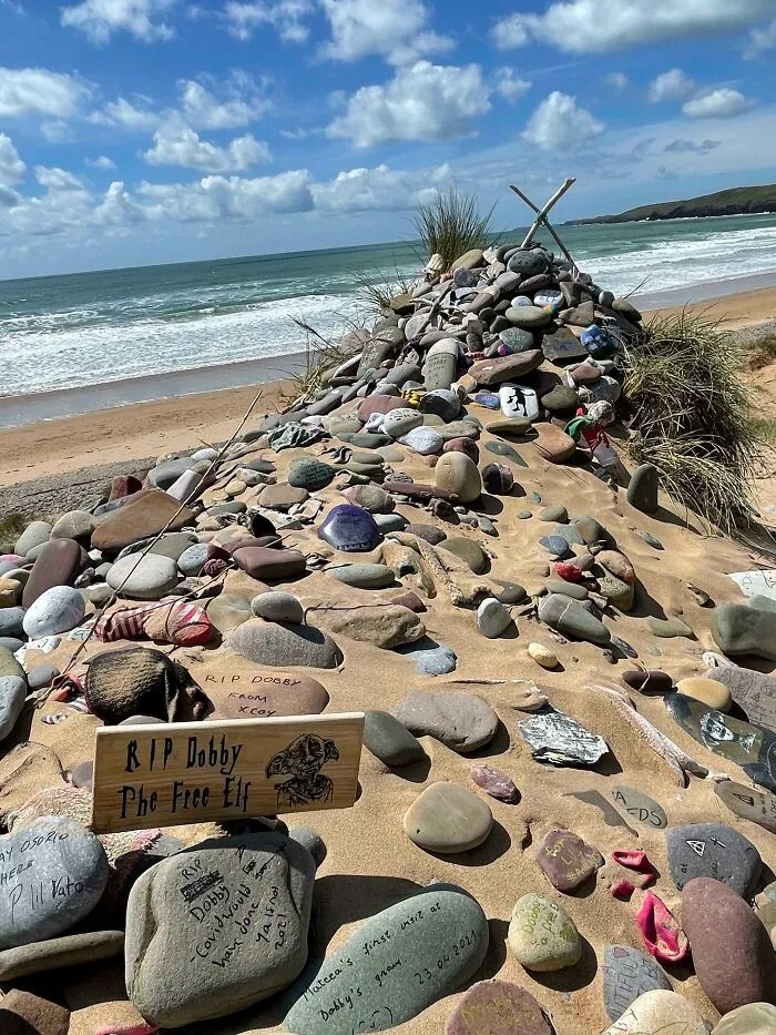 Dobby’s Fan-Made Grave In The Precise Location Of The Film!