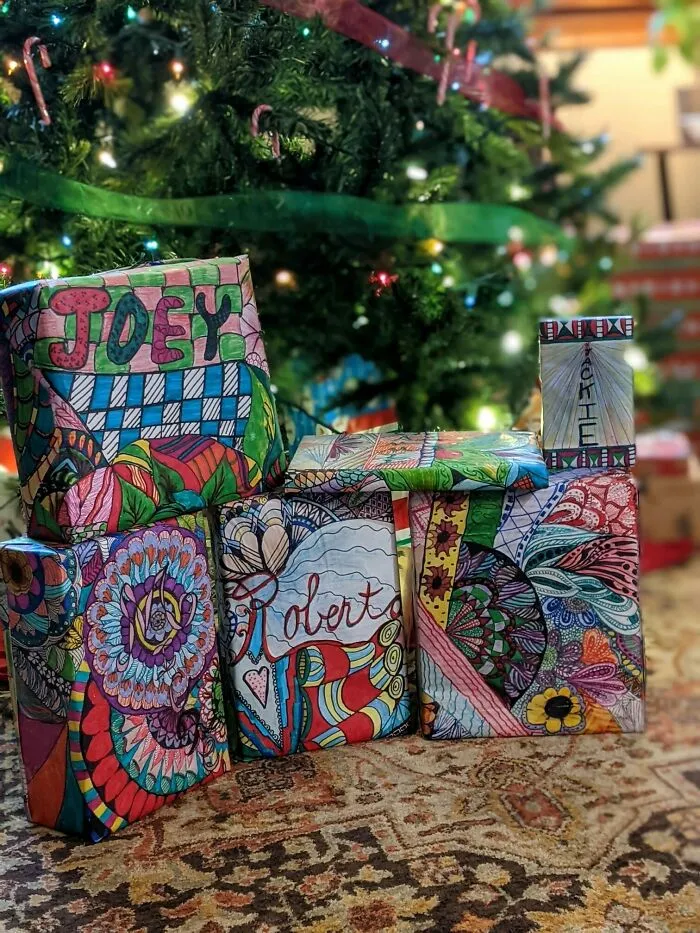 Mi abuela dibujó a mano todo su papel de regalo