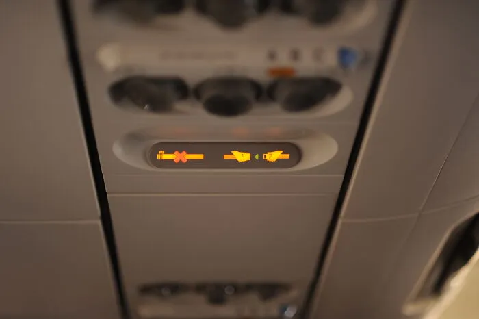 Estos pilotos y auxiliares de vuelo comparten 25 cosas molestas que hacen los pasajeros