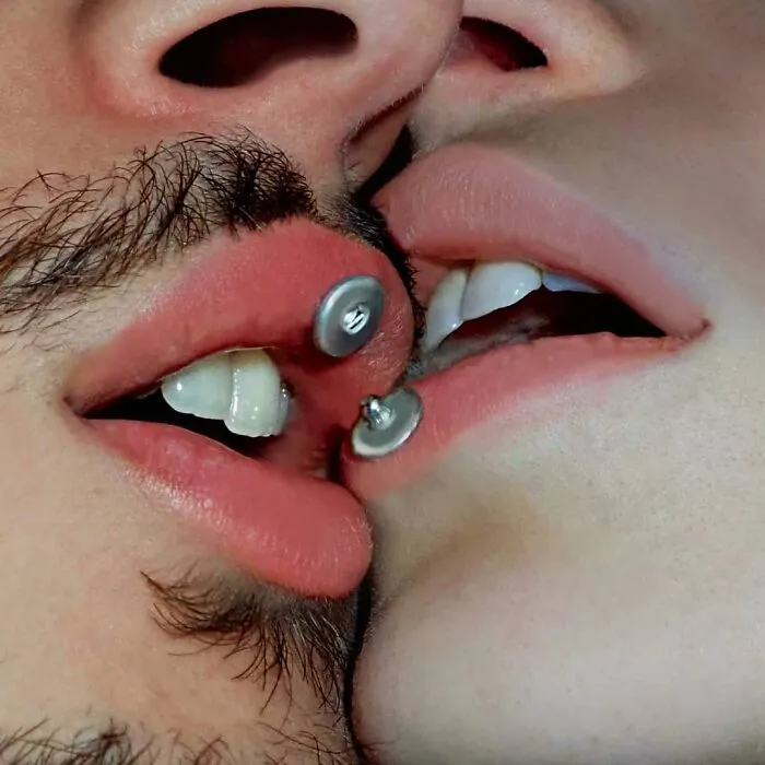 Everyday-Objects-Fashion-Accessories-Artist-Gab-Bois
