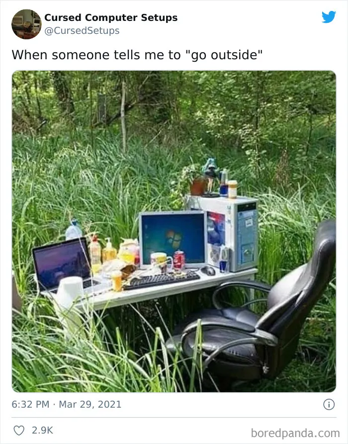 30 Times People Had Such Terrible Computer Setups, They Could Only Be Described As 'Cursed', As Shared By This Twitter Account