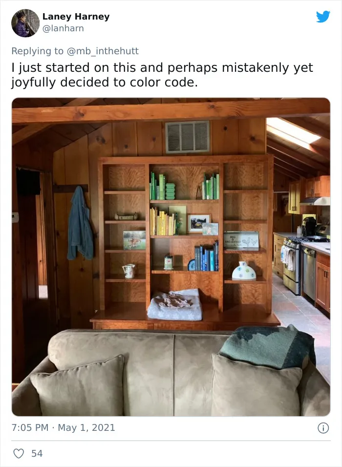 21 People Responded By Showing Their Home Libraries When A Twitter User Shared She Just Finished Hers