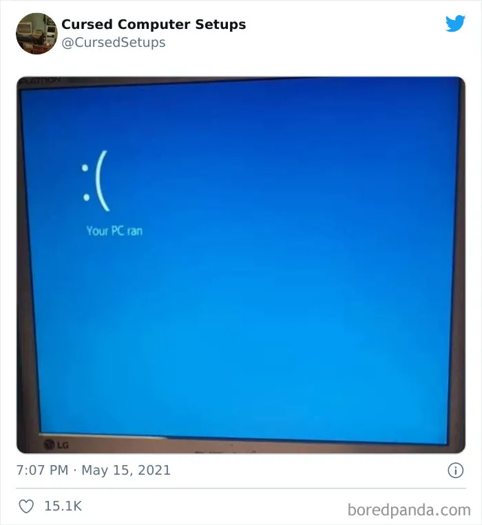 30 Times People Had Such Terrible Computer Setups, They Could Only Be Described As 'Cursed', As Shared By This Twitter Account