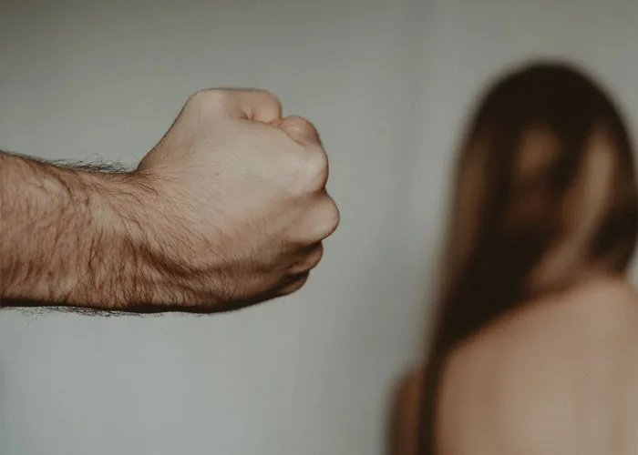 Babysitters Are Sharing The Darkest Secrets They've Uncovered While Working For Seemingly Normal Families (30 Stories)