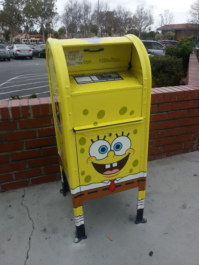 Who Lives In A Post Office Under The Sea?  Spongebob Mailbox!