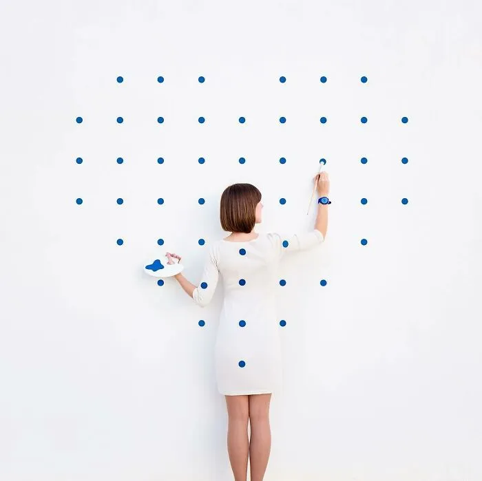 30 Shots Combining Perfectly Executed Poses And Interactions With Architecture By A Photography Duo Couple