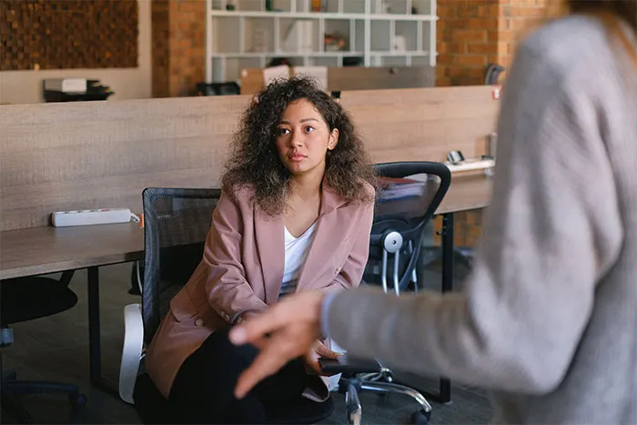 Estas 18 mujeres comparten las preguntas personales más extrañas que les han hecho en entrevistas de trabajo