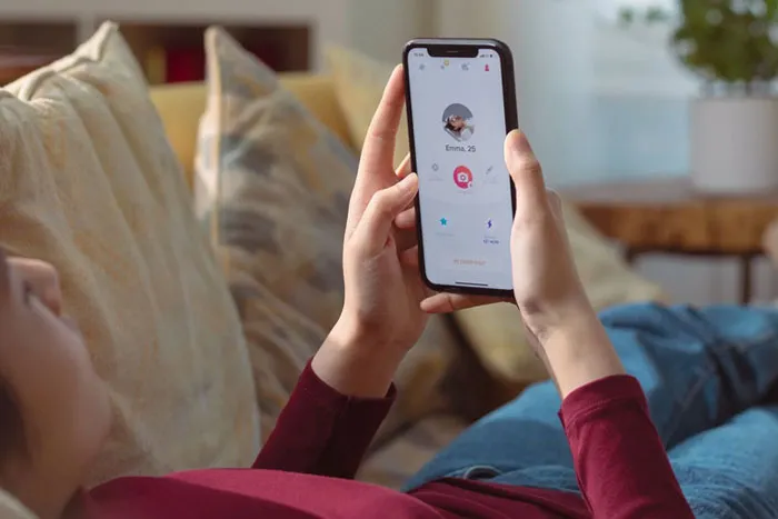An ‘Ew’ Tinder Experience