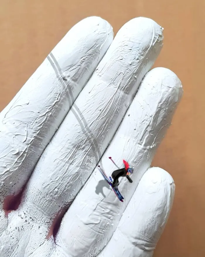 Artist Uses Her Hands As A Canvas To Show Her Hidden Worlds (39 Pics)