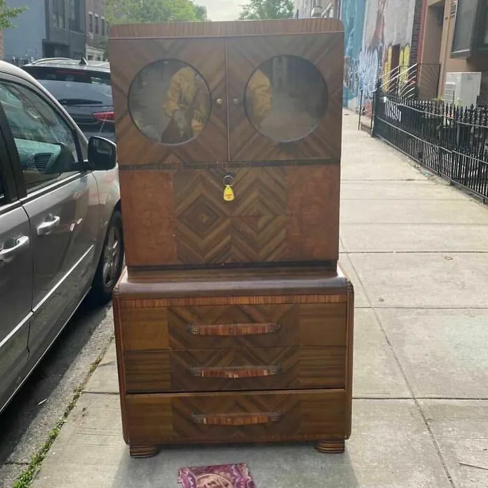 Incredible Secretary Desk In Front Of 261 Devoe On Olive And Devoe. Key Included