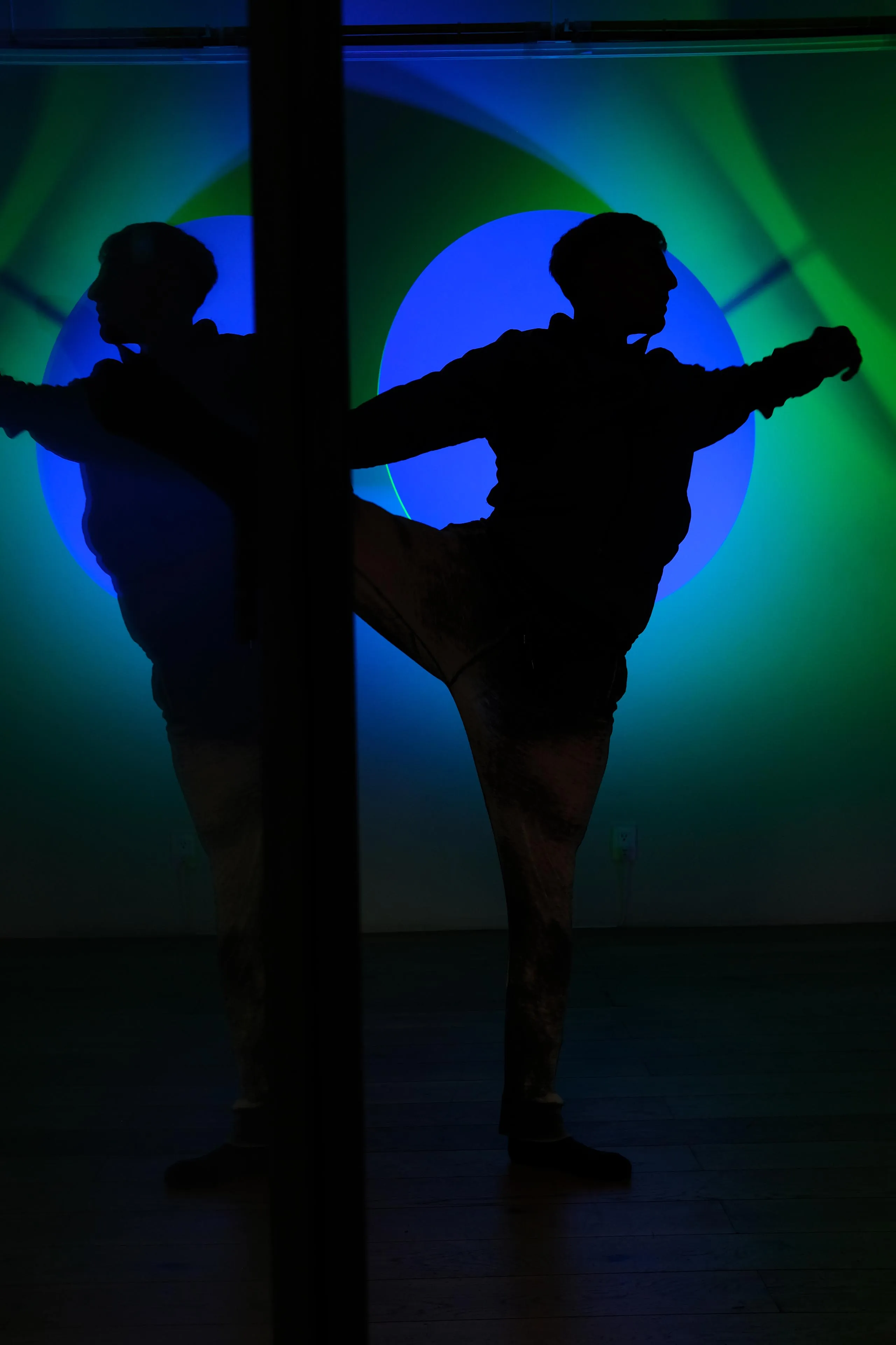 Ex Luz, A Kinetic Installation Made By A Color Blind Artist In Order To Apprehend The Concept Of Gradient