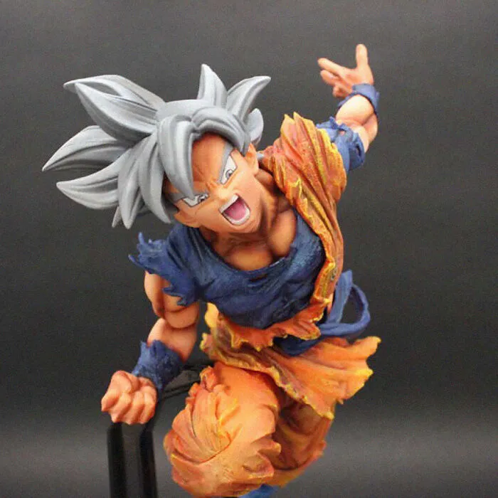 Artist Transforms Generic Anime Figurines And They Look Like They Escaped A Manga (43 Pics)