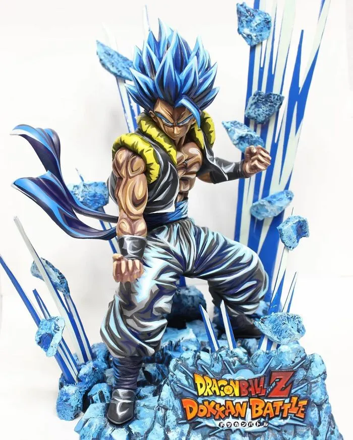 Artist Transforms Generic Anime Figurines And They Look Like They Escaped A Manga (43 Pics)