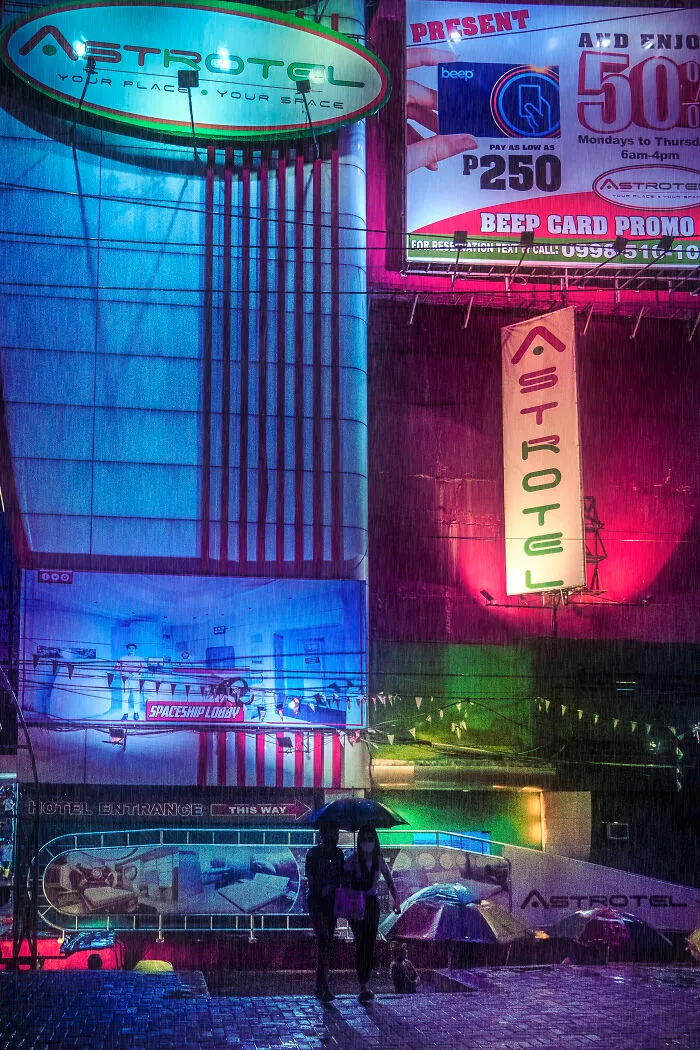 A Short-Stay Budget Hotel Chain In Monumento. Love In The Time Of Cyberpunk