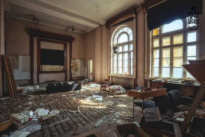 I Entered An Abandoned Food Chemistry Institute Illegally To Take Pictures (30 Pics)
