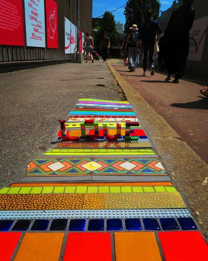 Artist Mends Cracked Sidewalks, Potholes And Buildings Using Vibrant Mosaics, And Here Are His Best 30 Works