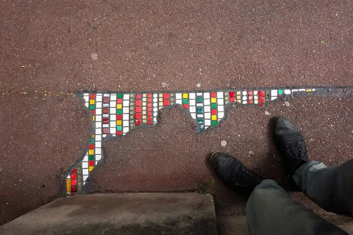 Artist Mends Cracked Sidewalks, Potholes And Buildings Using Vibrant Mosaics, And Here Are His Best 30 Works