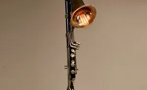 Artist Transforms Discarded Music Instruments And Other Vintage Items Into Lamps (66 Pics)