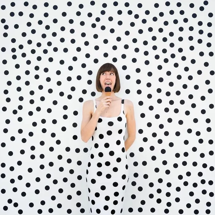 30 Shots Combining Perfectly Executed Poses And Interactions With Architecture By A Photography Duo Couple