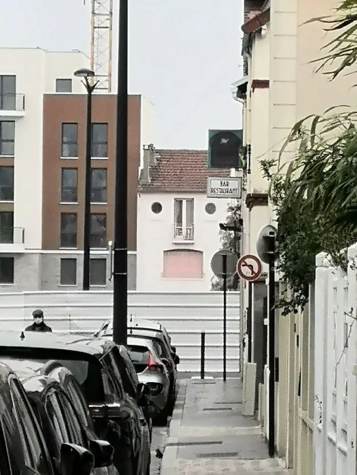 Por favor, no te lo tomes demasiado en serio, sólo es una casa sorprendida