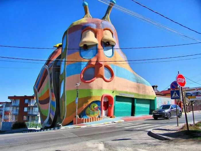 The “Snail House” In Bulgaria Actually Does Look Like A Snail