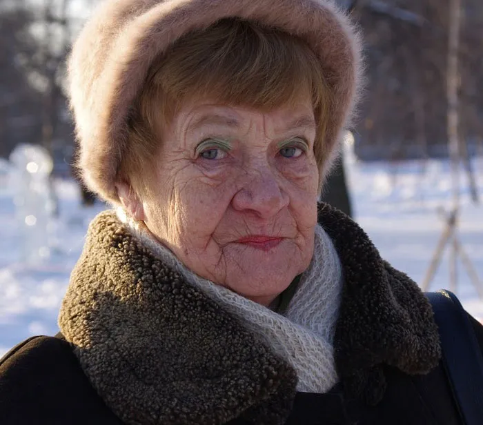 30 People Share Stories Of How Their "Crazy Neighbor" Earned That Name