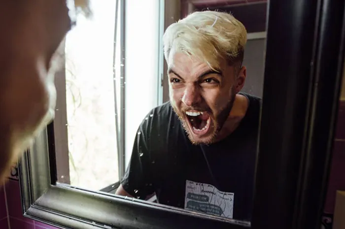 30 People Share Stories Of How Their "Crazy Neighbor" Earned That Name