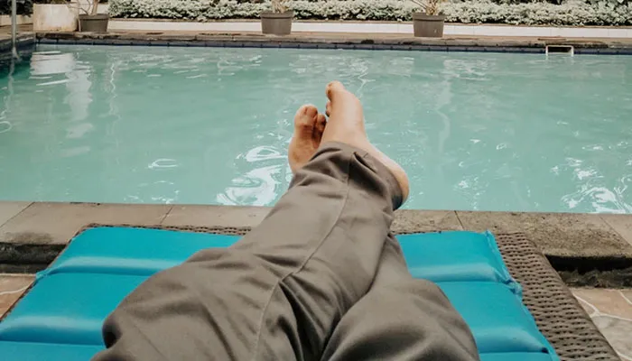 30 People Share Stories Of How Their "Crazy Neighbor" Earned That Name