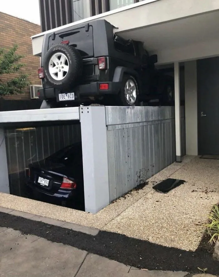 Dejar a tu hijo en el coche aquí