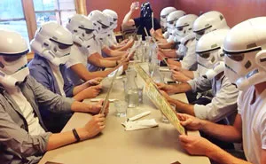 40 Fotos de despedidas de soltero que muestran lo que los hombres hacen en realidad