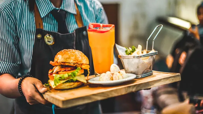 'People Who Quit Their Jobs On The First Day, What Was Your "I'm Outta Here" Moment?': 30 People Respond