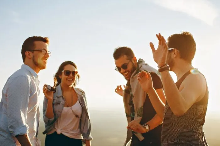 30 Respuestas acertadas a "¿Qué cree la gente que te hace parecer genial pero en realidad te hace parecer imbécil?"