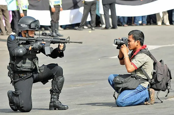 45 People Who Kept Their Cool In A Rather Unusual Situation
