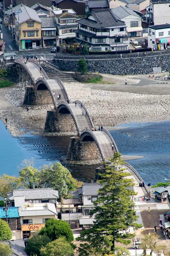 El puente arco de Kintai-Kyō, en la ciudad de Iwakuni, Japón