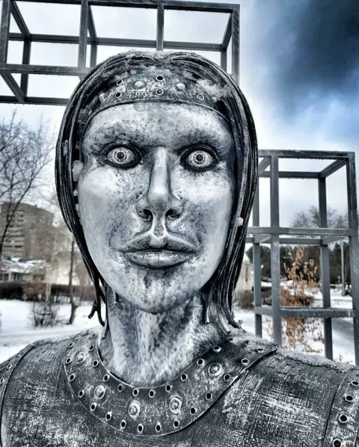 Esta estatua en Novovoronezh, Rusia